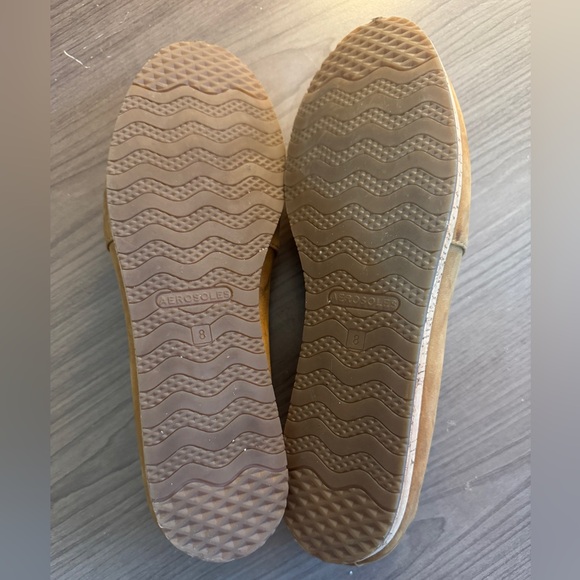 Like New Aerosoles Hempstead Loafer - Genuine Suede - Tan - Size 8 - Picture 4 of 4